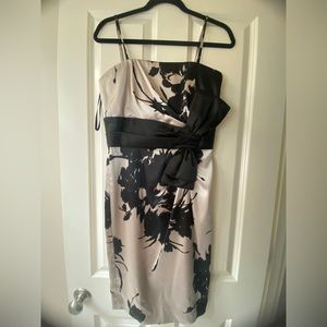 Gorgeous WHBM dress size 4